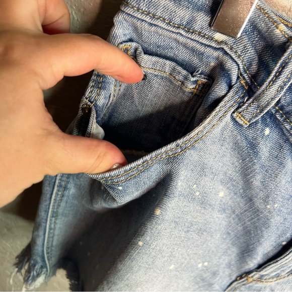 Old Navy Boyfriend Denim Shorts - Picture 5 of 9